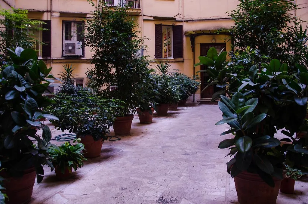 Annette B&B Rome 3*,